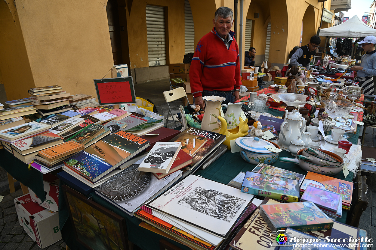 VBS_0172 - Mercatino dell'Antiquariato e dell'Hobbismo - Settembre 2024.jpg